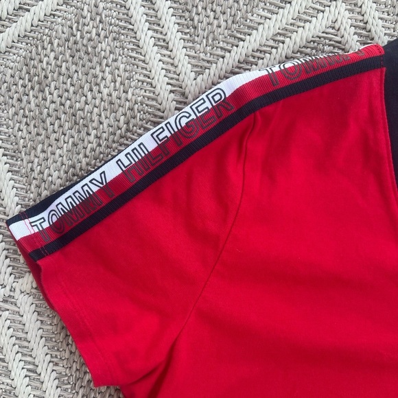 Tommy Hilfiger Red V-Neck with Black Trim size M - Picture 4 of 9